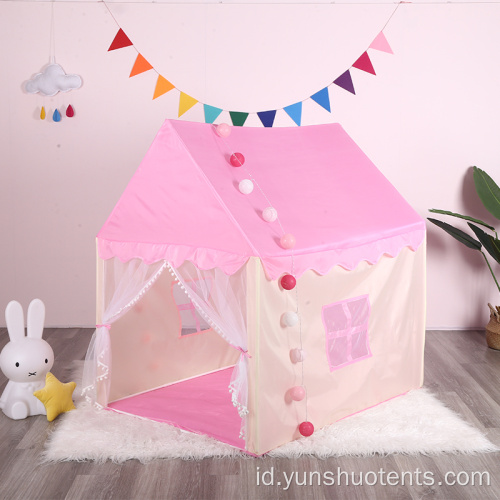 Kamar anak-anak bayi rumah bermain dalam ruangan putri